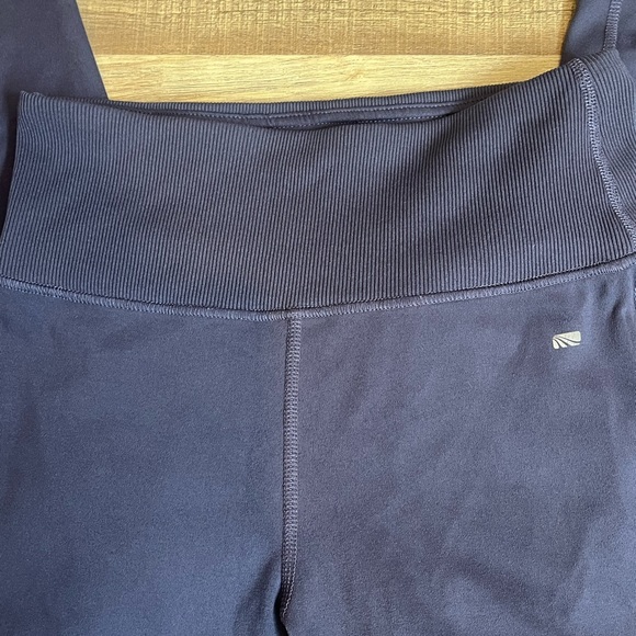 EUC Marika Workout Leggings - Picture 2 of 7